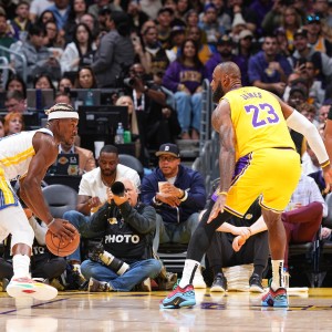 开云体育官方网-体面人！字母哥提前表态预计缺席全明星 将机会让给其他人